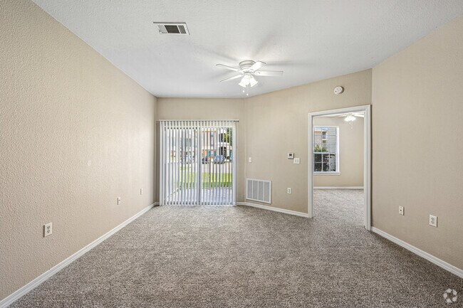 2BR, 2BA - 1,091SF - Living Room
