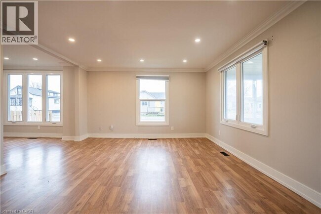 Photo - 793 Steele St