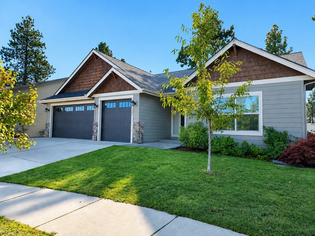 Building Photo - Luxurious Single-Level Rancher in Post Falls