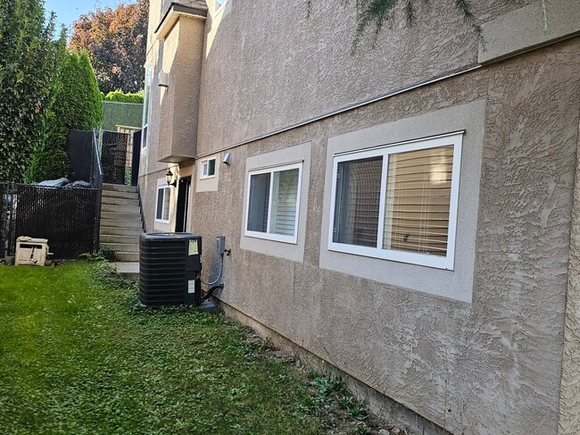 Photo - 5513 Teskey Pl