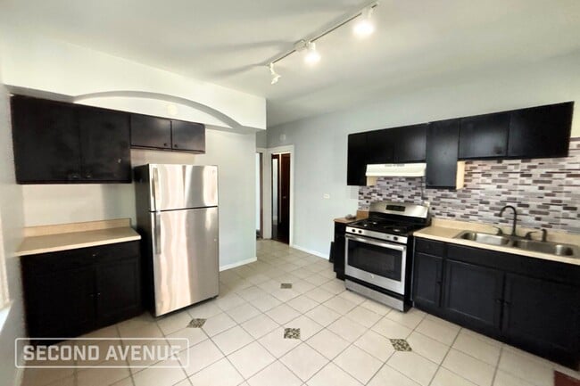 Photo - 10437 S Wallace St