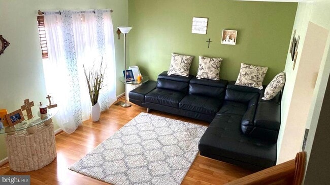 Building Photo - 23 E Newtown Pl Rental
