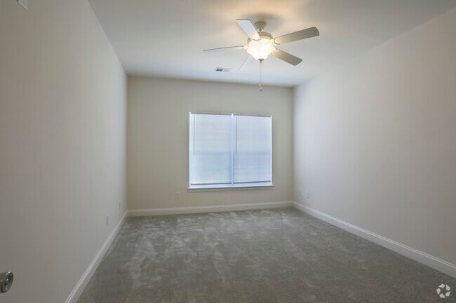 1 habitación, 1 baño - Alder - Dormitorio - Grand Oaks of Spartanburg