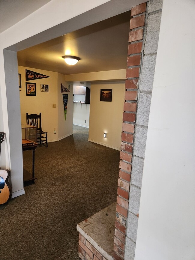 Photo - 206 E Division St