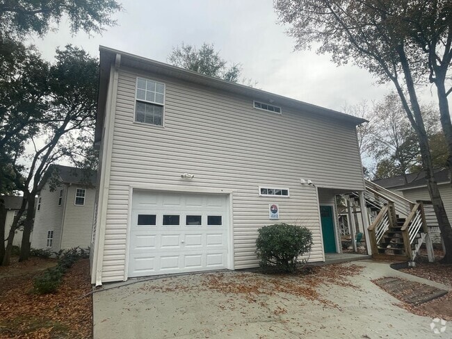 Building Photo - Single Family Home close to UNCW - Student...