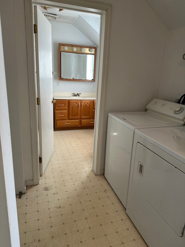 Photo - 150 S 3rd St Unidad Rear Cottage