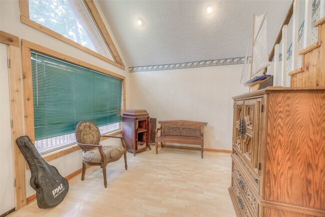 Photo - 144 Little John Dr