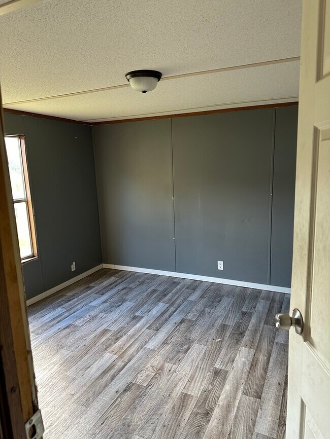 Photo - 3 bed 2 bath Mobile Home