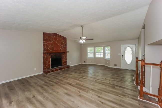 Photo - 216 Slicky Rock Ct