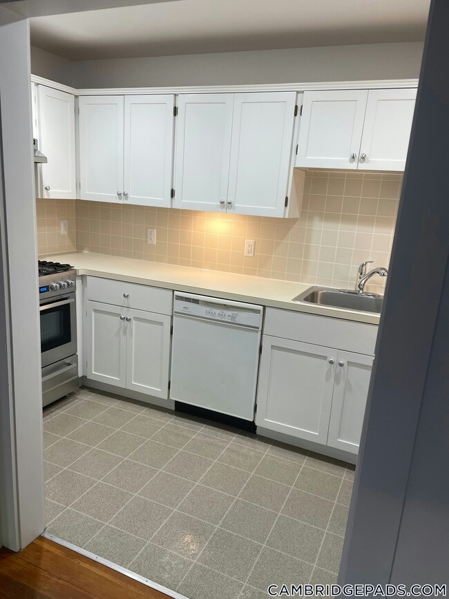 Photo - 32 Healey St