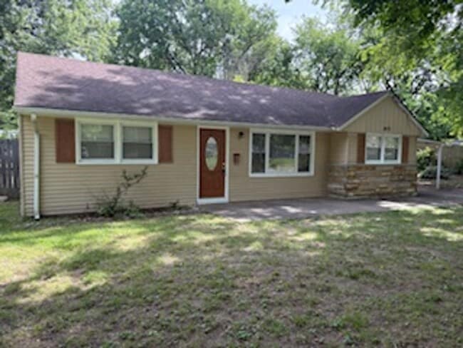 Building Photo - Cute 3 Bedroom, 1.5 Bathroom Home