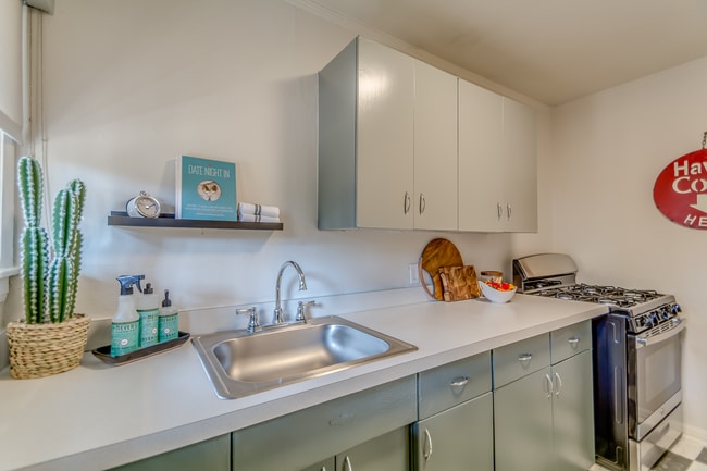 Photo - Hampton Plaza at Kessler Park