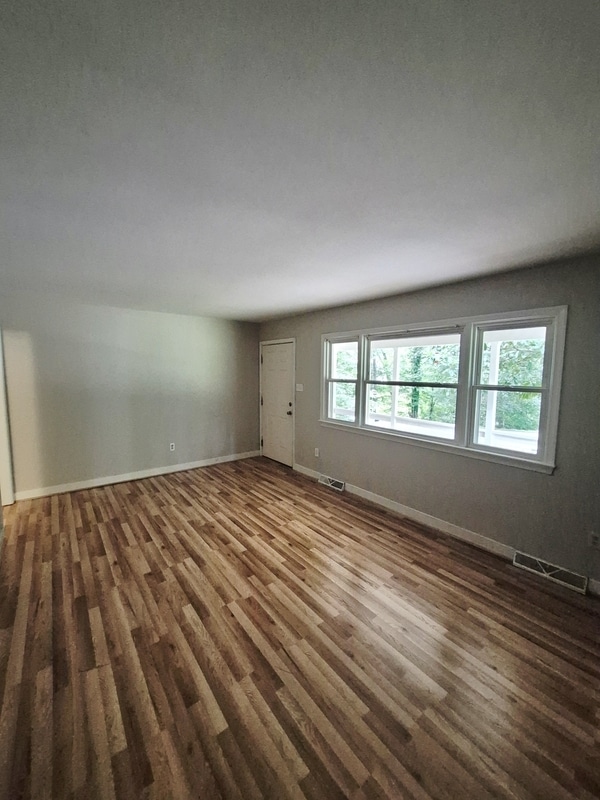 Photo - 3041 Clintwood Rd