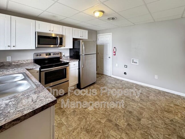 Photo - 476 W Main St
