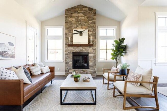 Photo - 3 Bedroom 2.5 Bathroom Townhouse in SpurWing