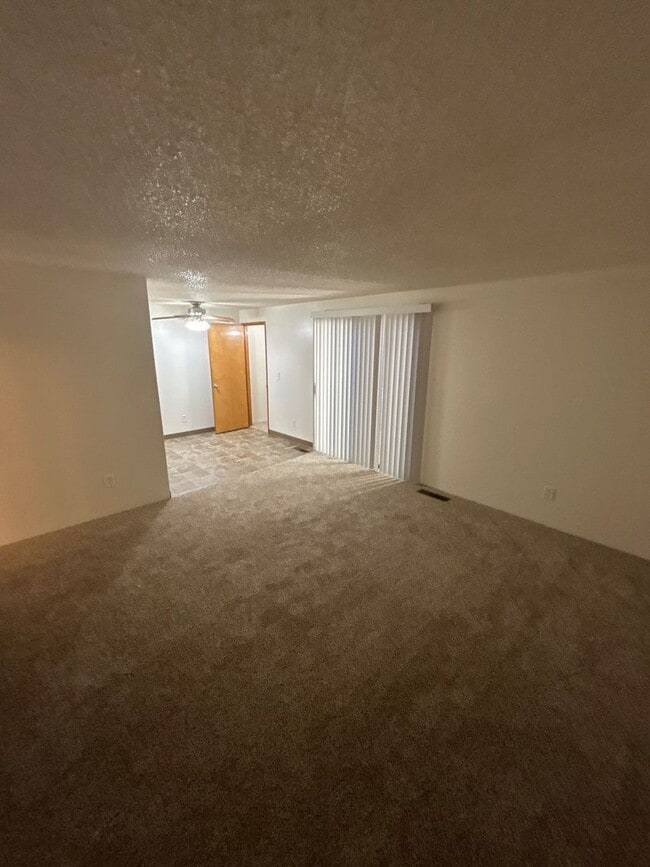 Photo - 637 Glen Creek Rd NW