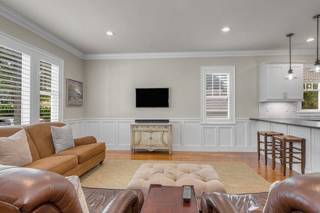 15 Williamson Ave