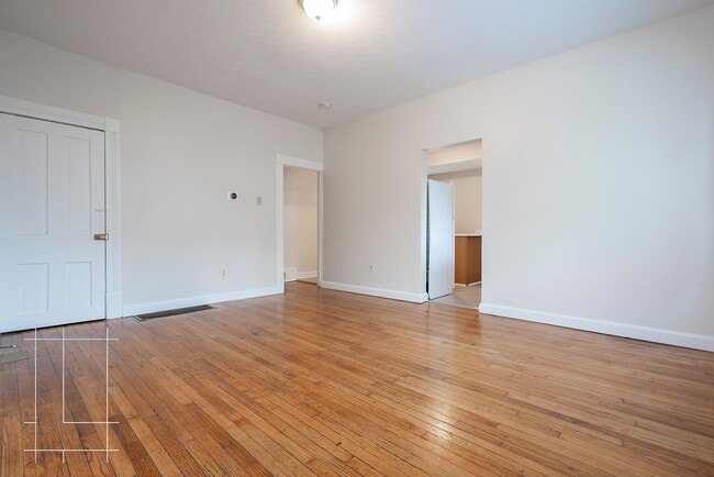 272 E 4th Ave