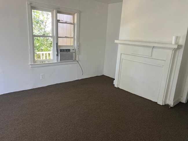 Photo - 3828 Lyons St