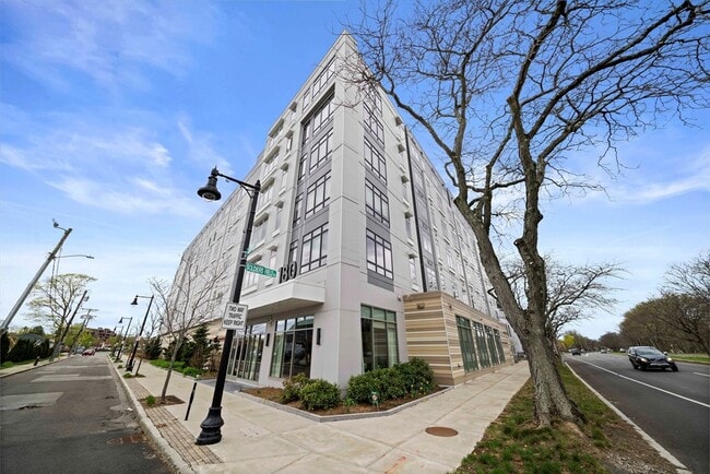 Building Photo - 180 Telford St Unit 403
