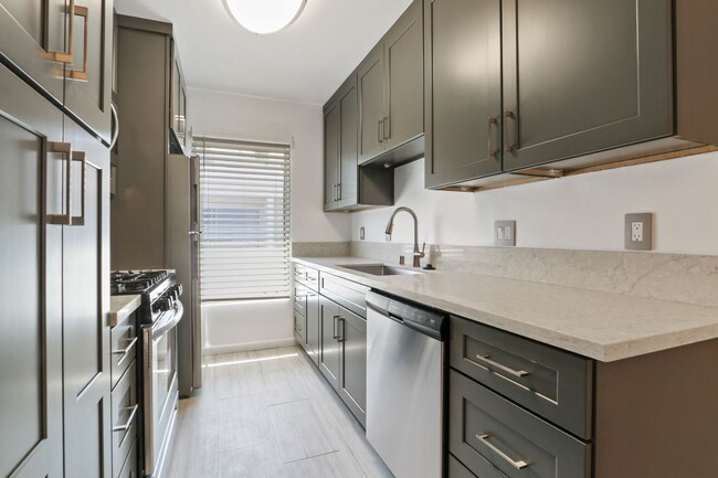 Photo - 917 5th St Apartment Unit 9