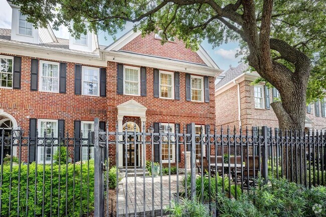 Building Photo - 5124 Chevy Chase Dr Rental