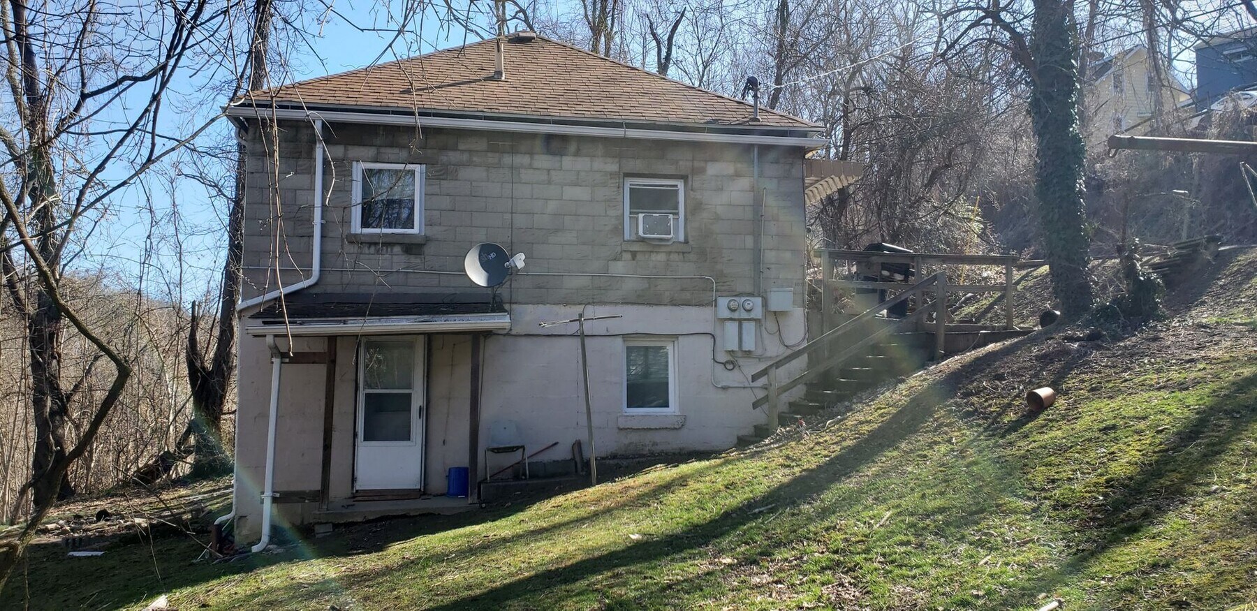 Photo - 1033 College Ave Unit 1033 1/2