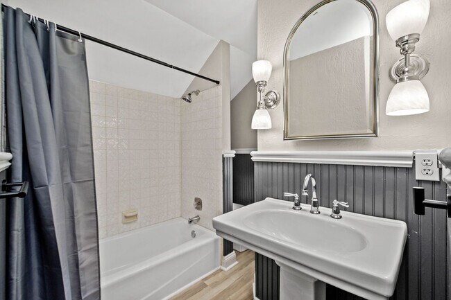 Photo - 1653 Suburban Ave Unit 1653 Suburban Avenue - 2nd Floor