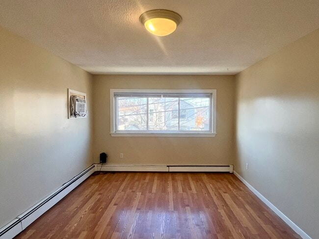 Photo - 726 Golden Ave