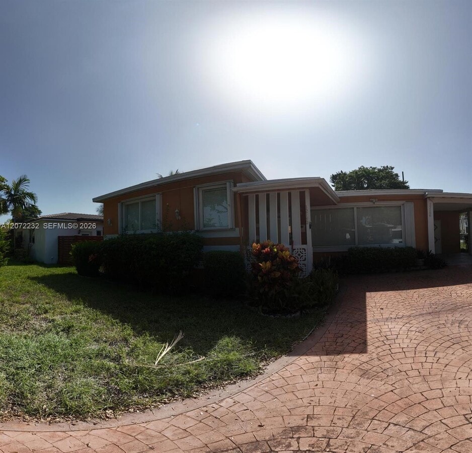Photo - 12140 NE Miami Ct