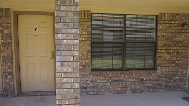 Photo - 904 Clairidge Ave Unit # C