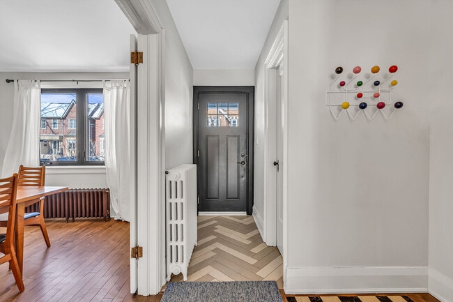 Photo - 15 Avion Ave