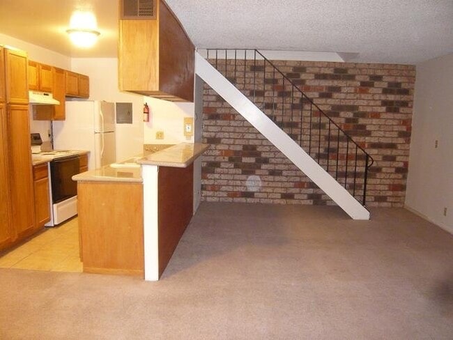 Photo - Walking distance to Union City Bart Station, Marina Food and Logan High