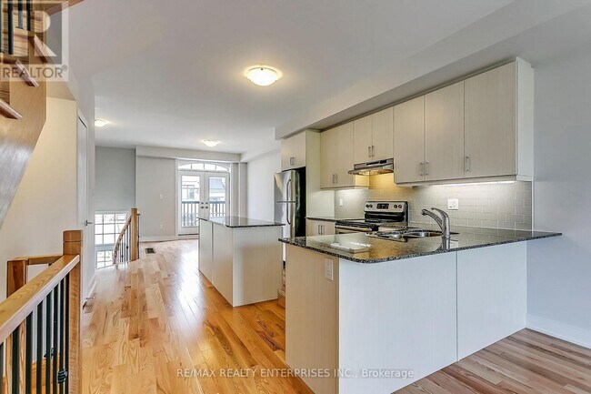 Photo - 1094 Beachcomber Rd