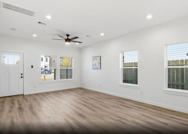Photo - 7958 Henson St Unidad A