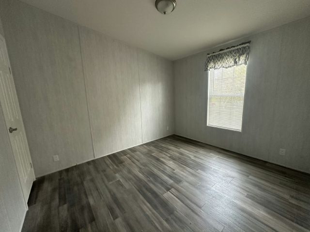 Photo - 1658 Coldwell St