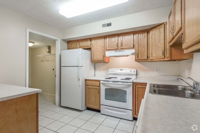 3 Bed/ 2 Bath Apt. - Kitchen