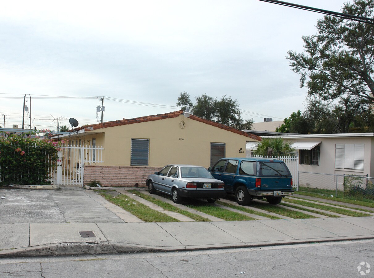 Photo - 1910 NW Flagler Ter