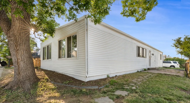 Building Photo - 3 Bed 2 Bath