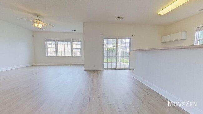 Photo - 4705 Pineview Dr