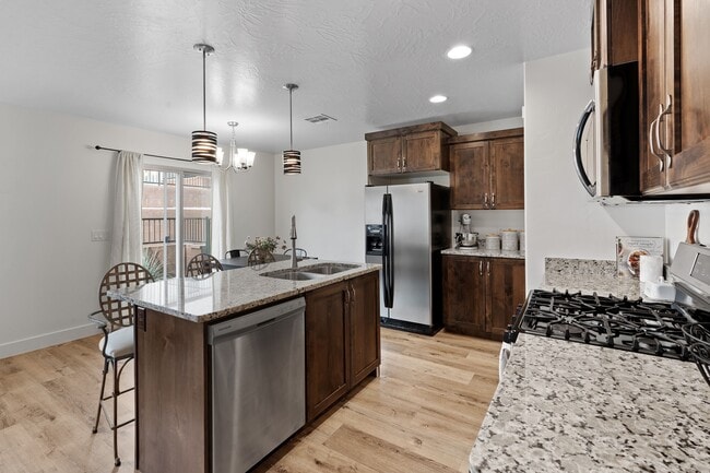 Photo - 5862 S Challenger Way