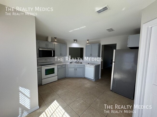 Photo - 20515 Macon Pkwy