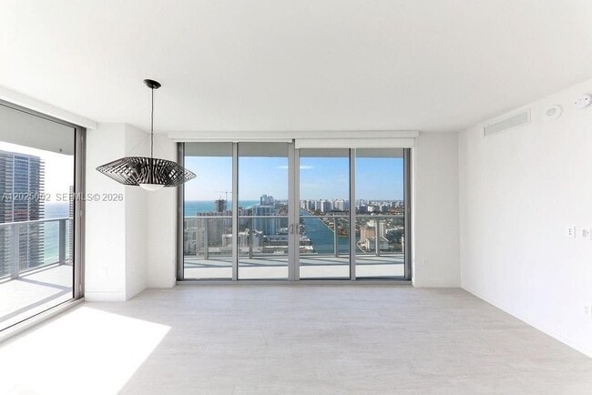 Photo - 4010 S Ocean Dr Unidad t3509