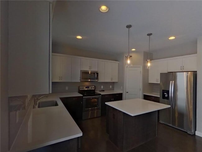 Photo - 14060 Ailesbury Ave