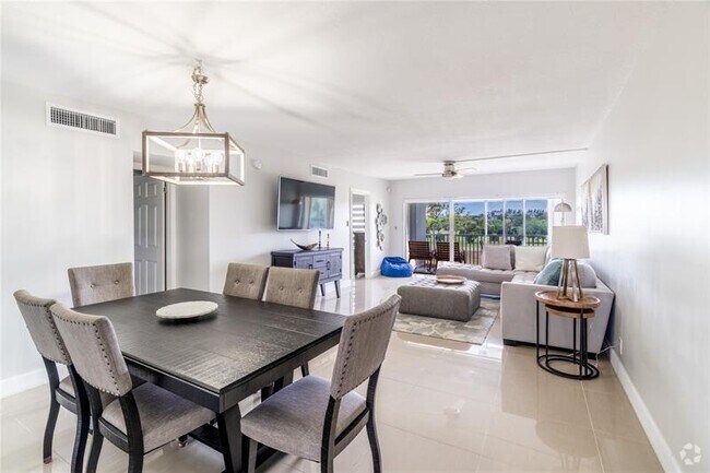 Building Photo - 2950 N Palm Aire Dr Unit 306 Rental
