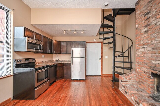 3207 Vine St Unit 2