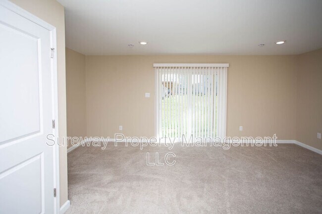 Photo - 239 Macoun Way