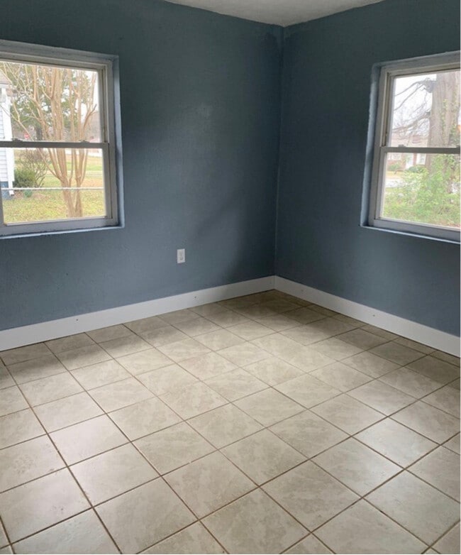 Photo - 302 W Wood St