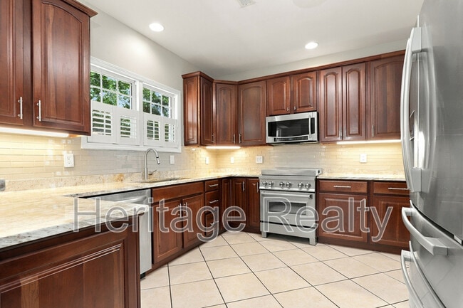 2000 Cascade Falls Ln