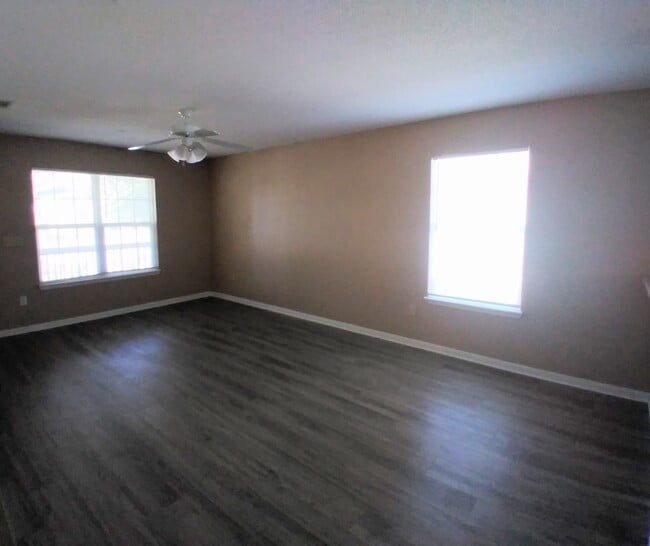 Photo - 1513 Kingdom St